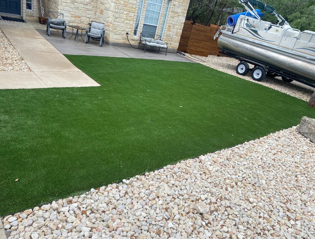 Why choose artificial turf in Texas - beautiful green lawn year-round